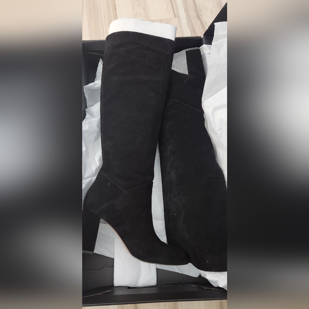 Like new Banana Republic Tall Suede Slouchy Boot 9.5
